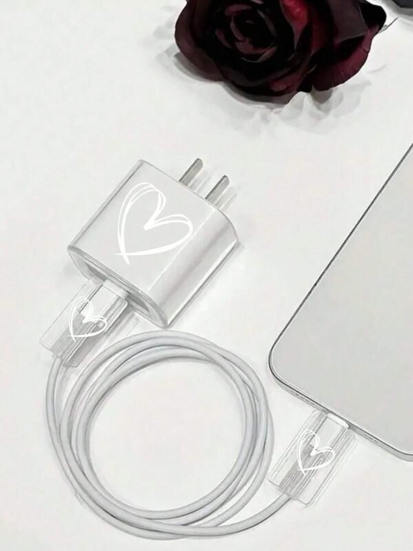 Étui cœur chargeur Apple – Image 3