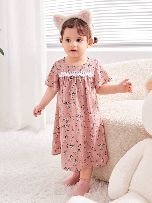 Robe imprimée fleurs dentelle