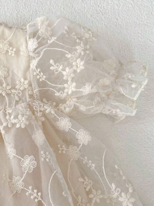 Robe brodée manches courtes – Image 3