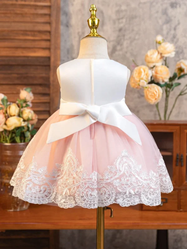Robe satin brodée volants – Image 2