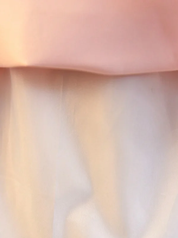 Robe satin brodée volants – Image 5