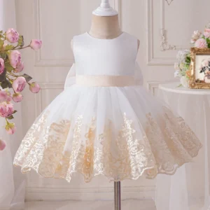 Robe baptême broderie nœud