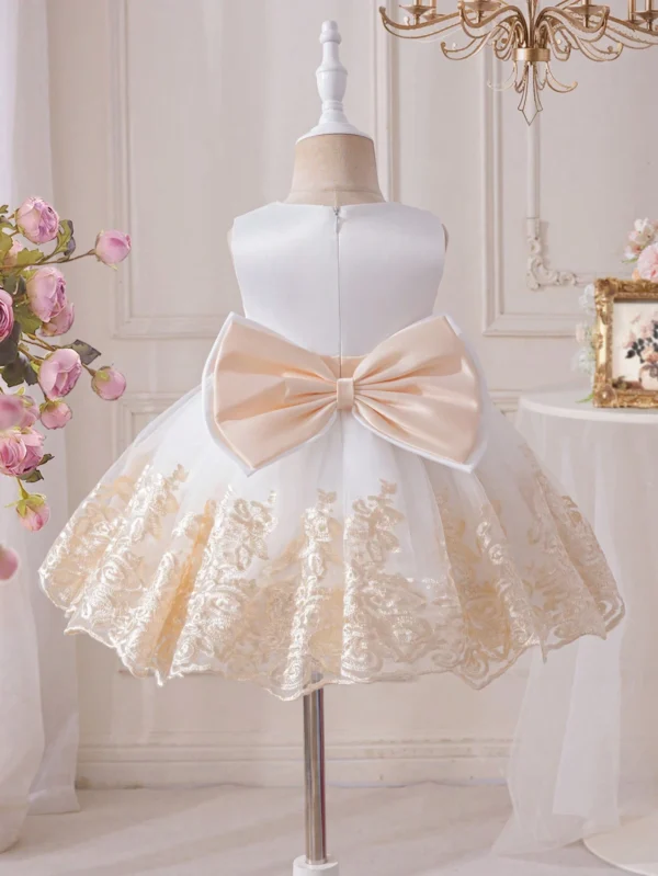 Robe baptême broderie nœud