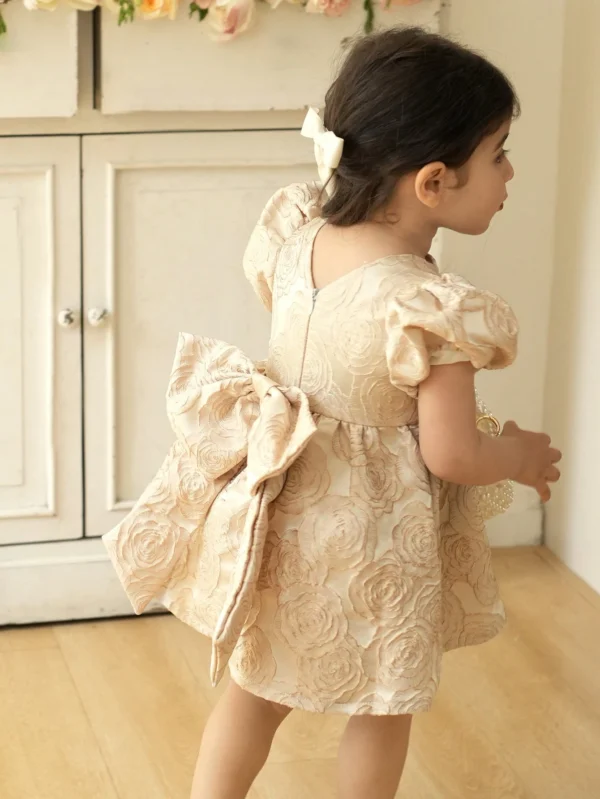 Robe manches courtes roses – Image 7