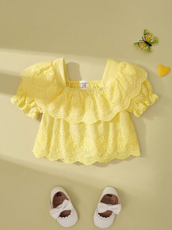 Top vintage broderie col