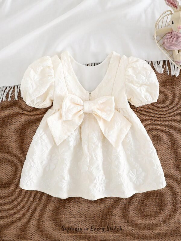 Robe trapèze manches bouffantes