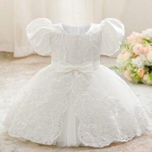 Robe baptême dentelle manches