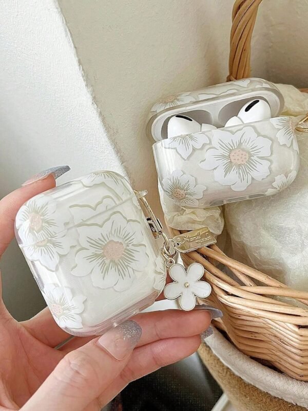 Coque blanche AirPods avec porte-clés – Image 3